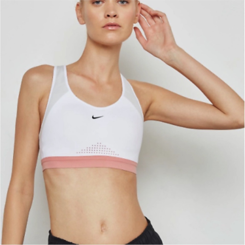Nike Women’s Motion Adapt Sports Bra High Support